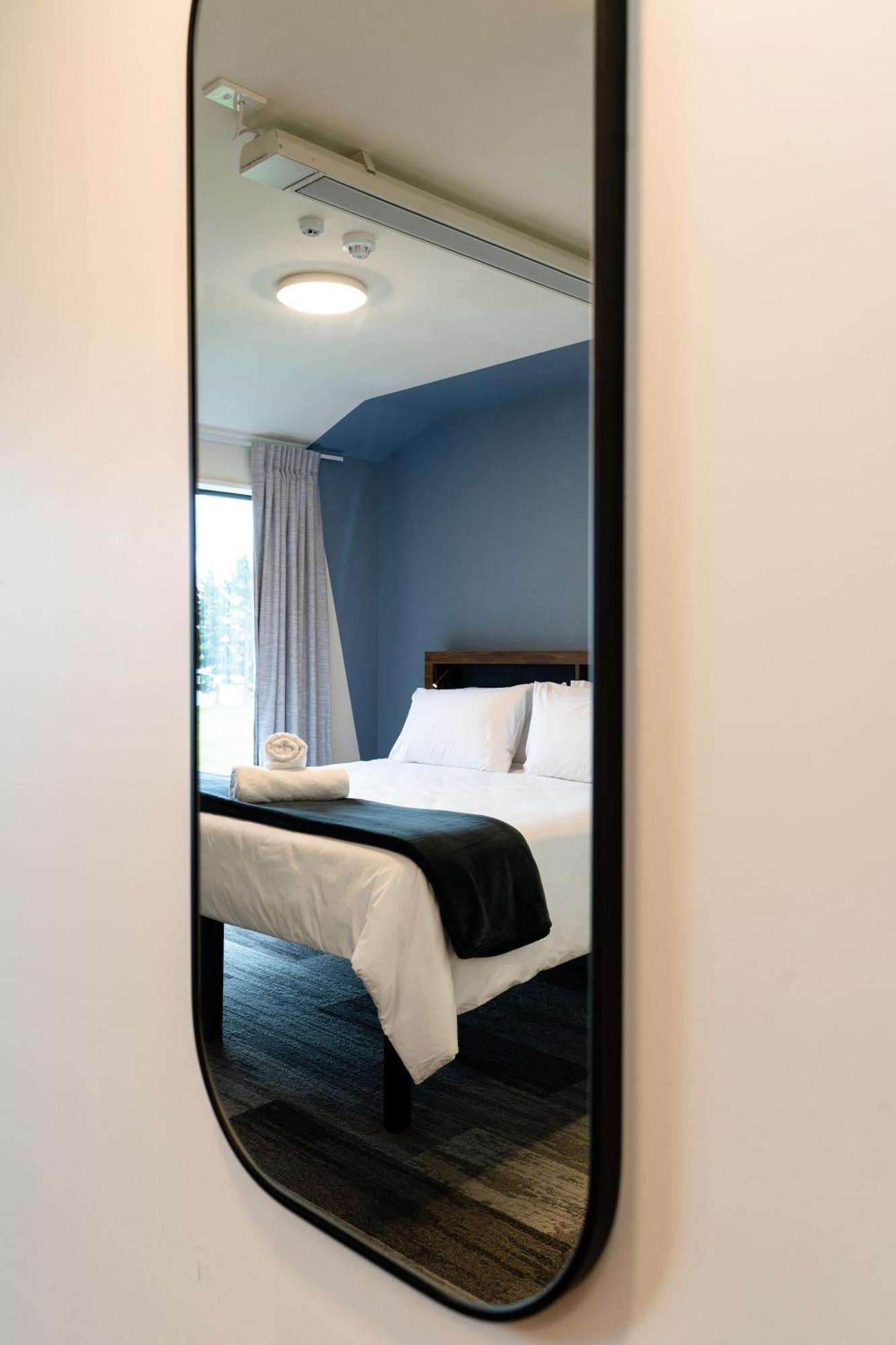 Хостел Haka House Роторуа Экстерьер фото A mirror