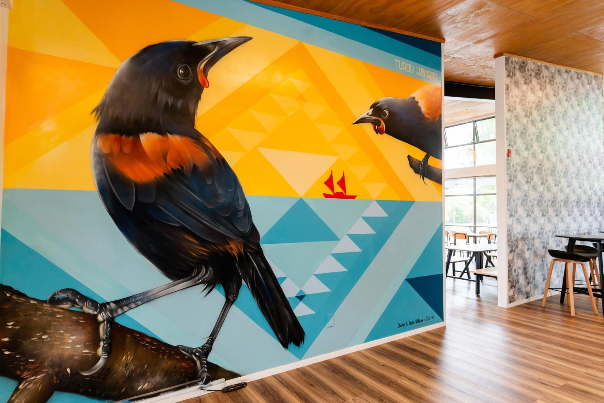 Хостел Haka House Роторуа Экстерьер фото Mural by artist, Mark Ashkenazi