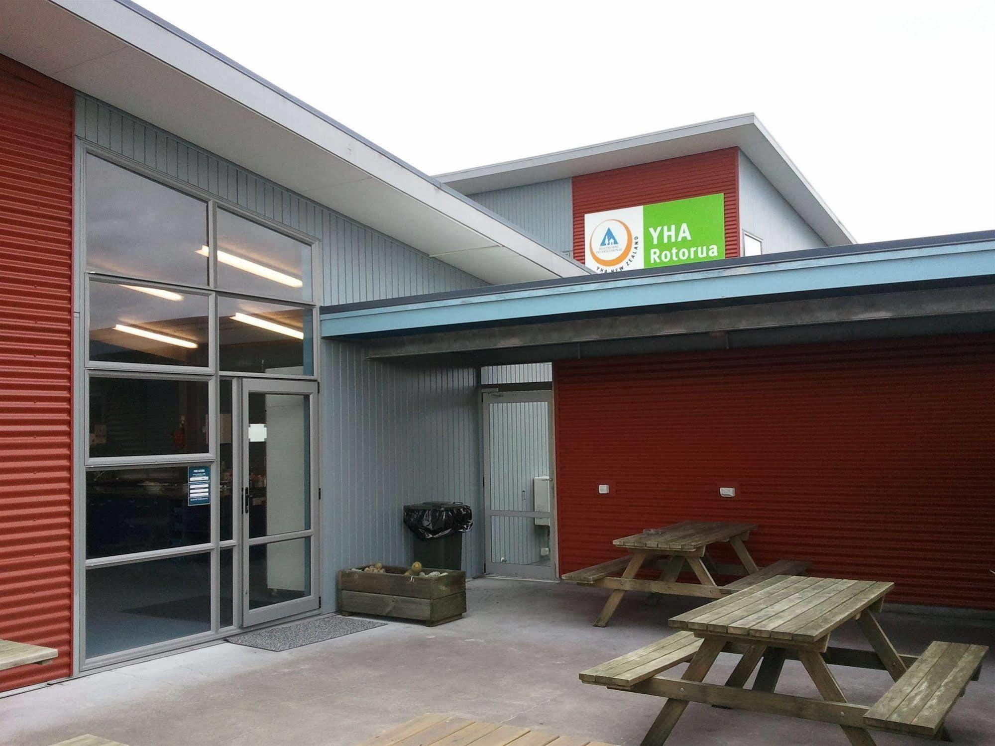 Хостел Haka House Роторуа Экстерьер фото Rotorua YHA